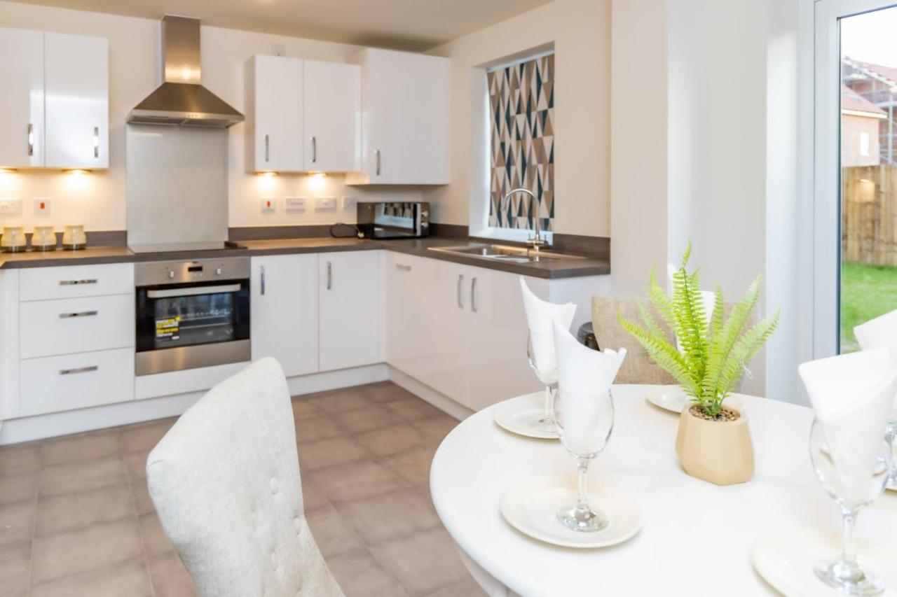 הוילה Stunning 3-Bed Risa House In Beeston נוטינגהאם מראה חיצוני תמונה