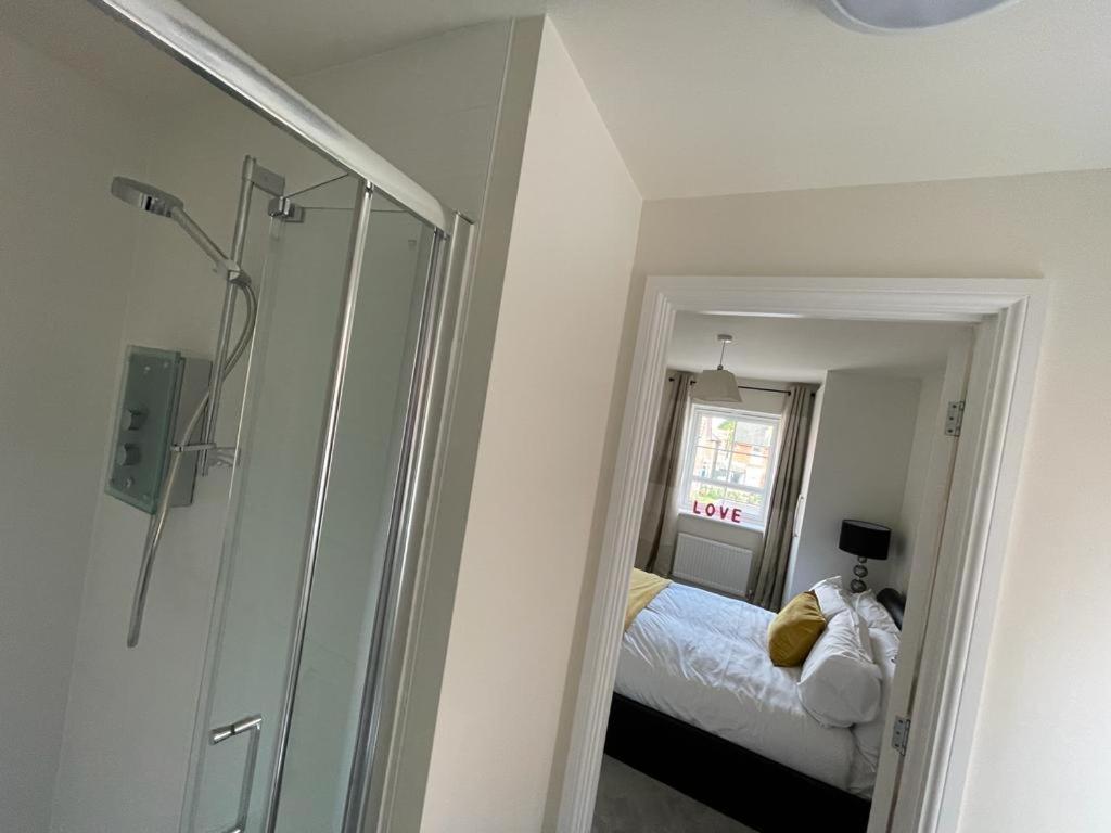 הוילה Stunning 3-Bed Risa House In Beeston נוטינגהאם מראה חיצוני תמונה